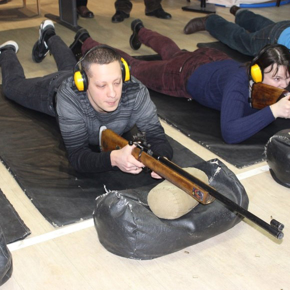 Соревнования по стрельбе из винтовки среди мужчин  центра